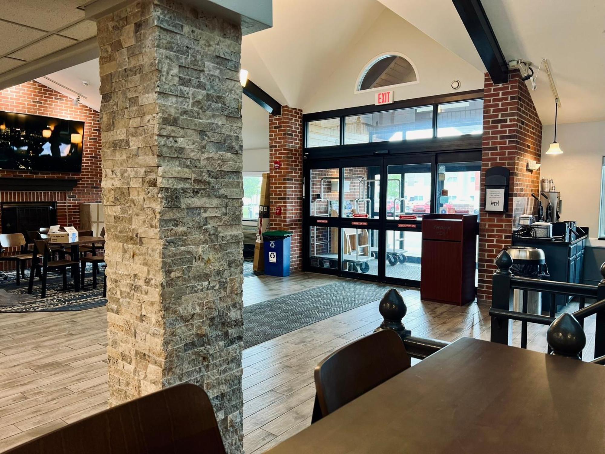 Americinn By Wyndham Beaver Dam Ngoại thất bức ảnh